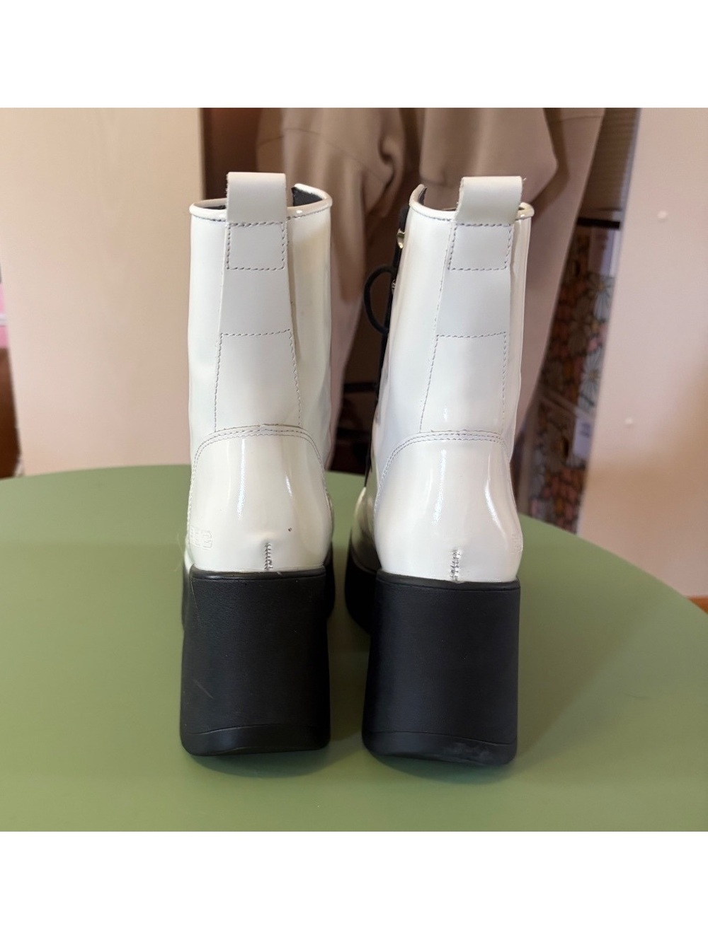 ROC White Patent Leather Platform Lace-Up Boots, Size 40 - Picture 4 of 6